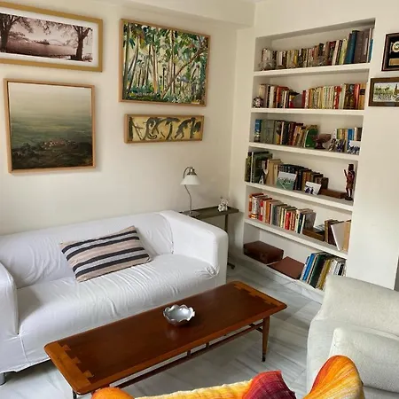 Downtown Cozy For Four * Seville